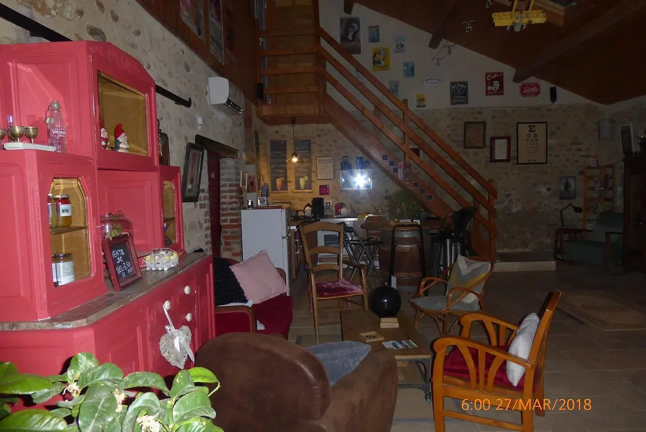 Chambres D'Hotes Les 7 Semaines Chantemerle-les-Bles Bed & Breakfast